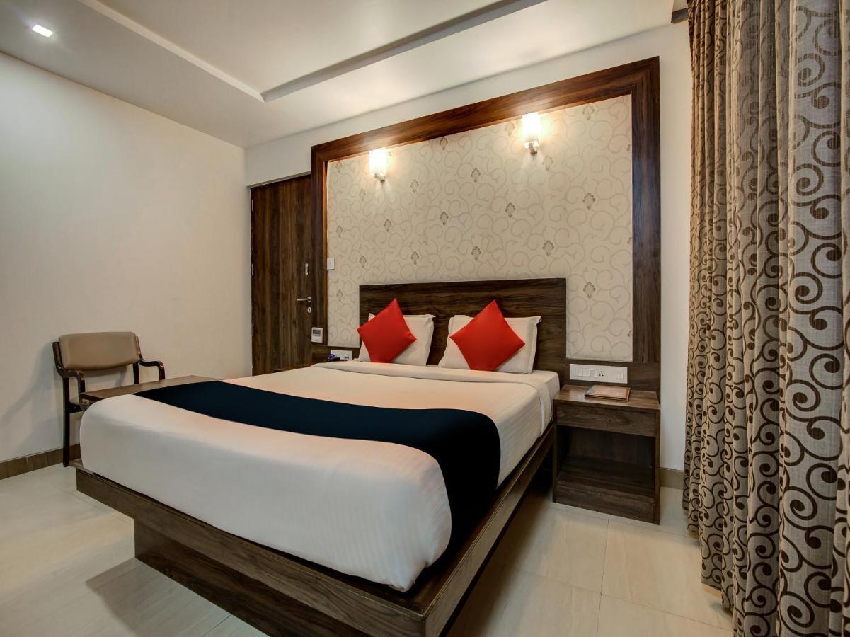 Myspace Hotels Silverstar Bangalore Exterior foto